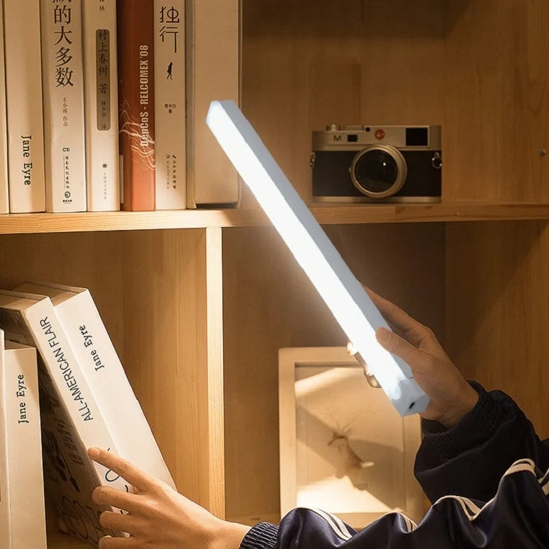 Luminária LED Sem Fio com Sensor de Movimento
