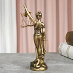 Estátua da Deusa da Justiça — Escultura Decorativa em Resina