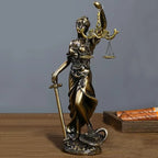 Estátua da Deusa da Justiça — Escultura Decorativa em Resina